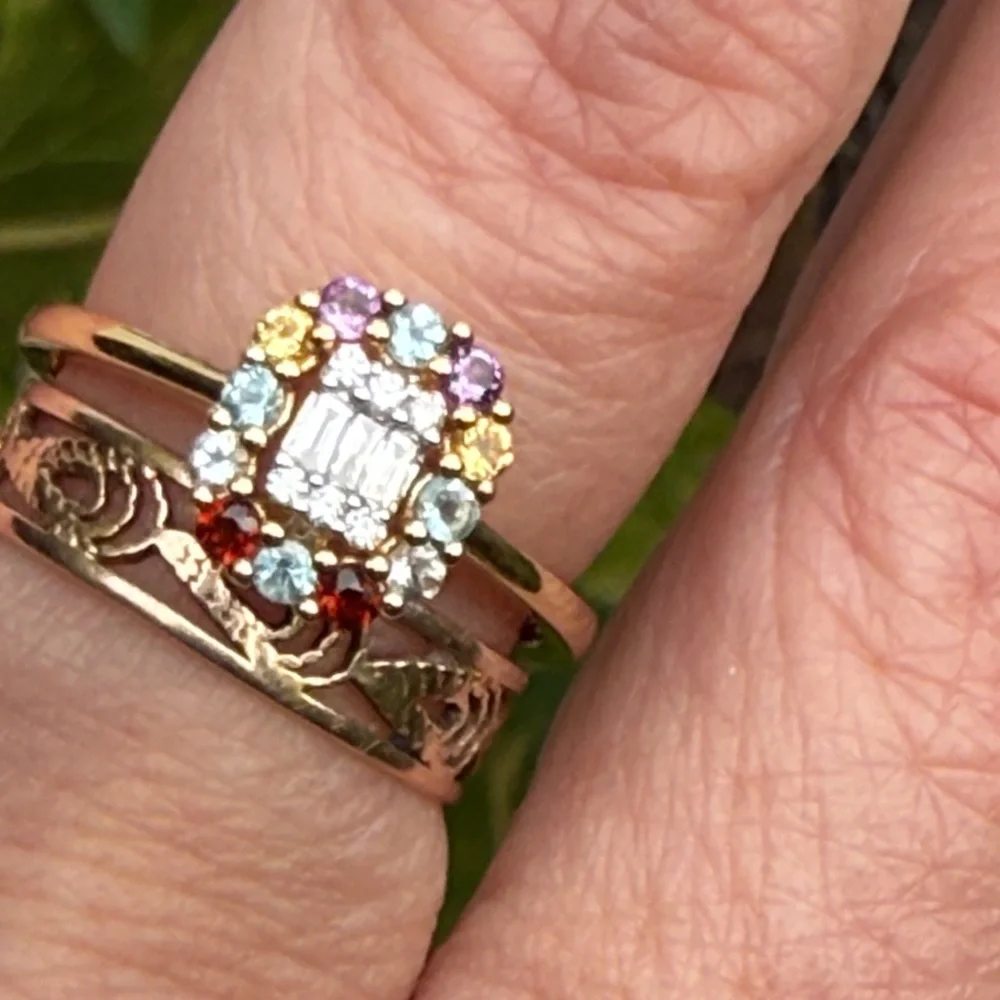 New in box 18K Gold with Natural Diamond and multicolored natural Gemstones Ring